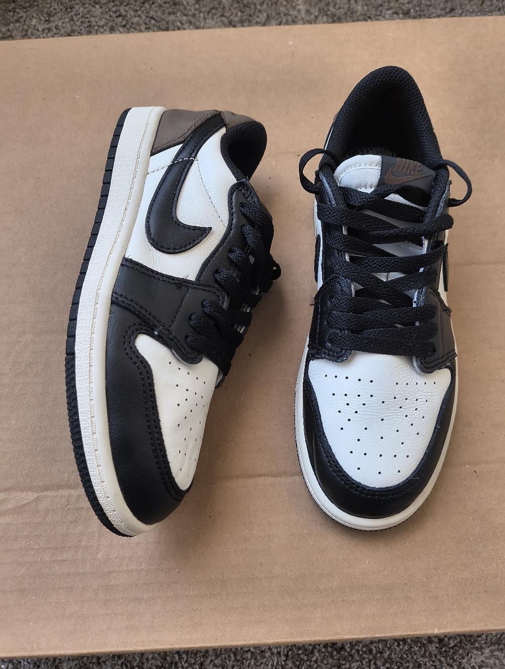 Air Jordan 1 Low "Mocha" Size 3Y